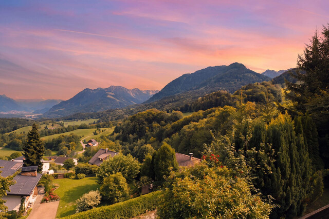 Naturidyll mit Weitblick in Frastanz: EFH auf 2.170 m² Grund, flexible Nutzung, Studio & Großgarage