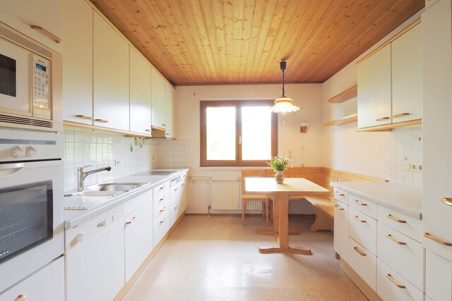 Naturidyll mit Weitblick in Frastanz: EFH auf 2.170 m² Grund, flexible Nutzung, Studio & Großgarage