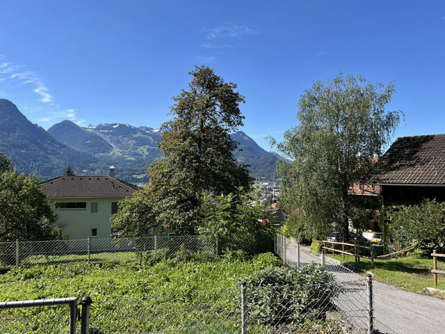 HANGGRUNDSTÜCK MIT TOLLER AUSSICHT