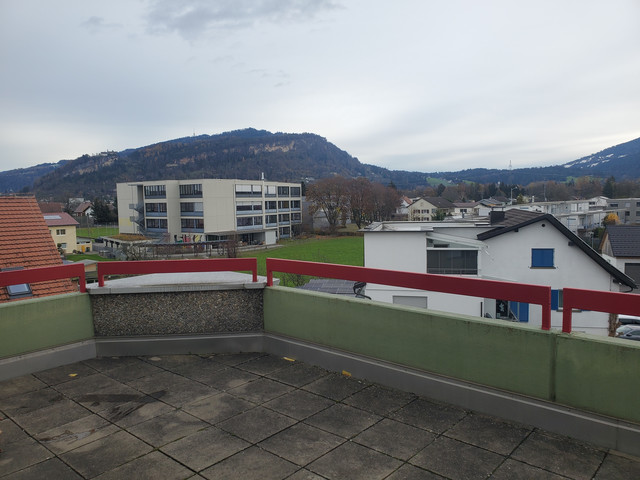 Geräumige Wohnung im obersten Stockwerk mit großem Balkon in Lauterach