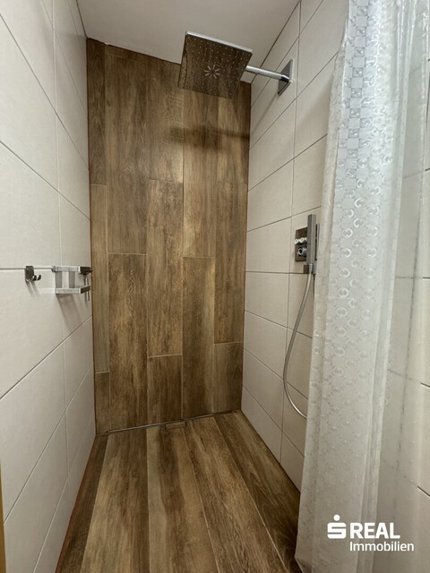 Ihr Traumhaus mit Pool wartet!