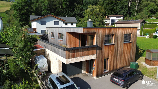 Ihr Traumhaus mit Pool wartet!