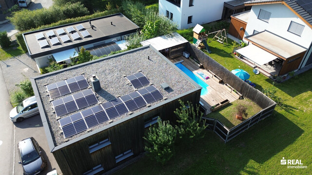 Ihr Traumhaus mit Pool wartet!