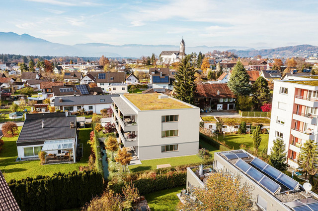 Gleich einziehen? Gerne! Perfekte 3 Zimmer im Dachgeschoss mit Ausblick!