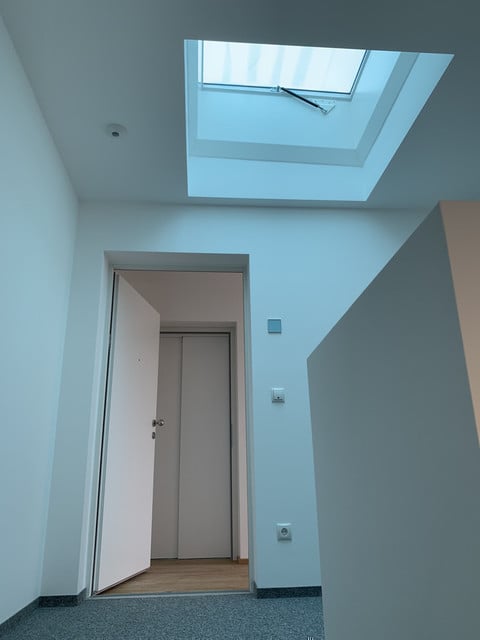 Mit dem Lift direkt in die Wohnung! Exklusive 2-Zimmer-Dachgeschoss-Wohnung in Feldkirch-Nofels "Bergäcker" bezugsfertig!