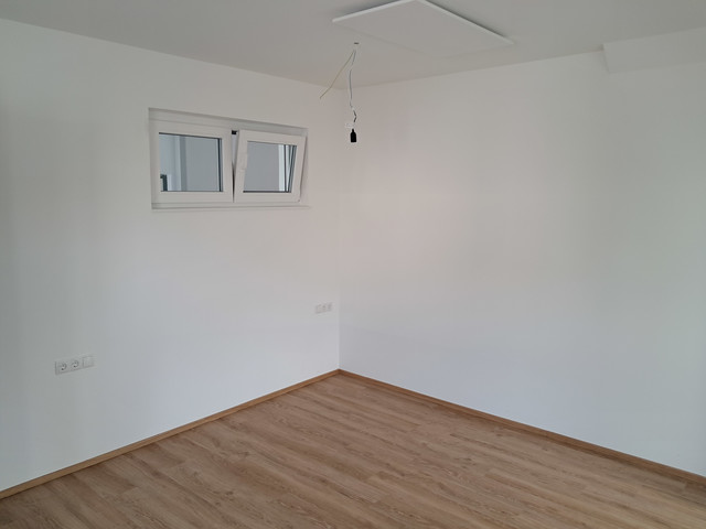 Neubau-Wohnung zur Miete: 1 Zimmer, Bad mit Dusche und Einbauküche