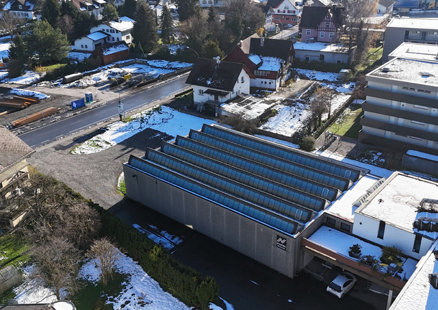 Gewerbehalle mit guter Verkehrsanbindung und grenznah zu vermieten