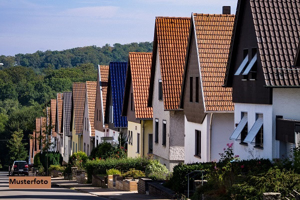 Einfamilienhaus mit angebauter Garage