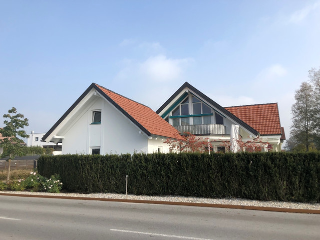 Exklusives Architekten-Einfamilienhaus in Holzständerbauweise mit großem Garten