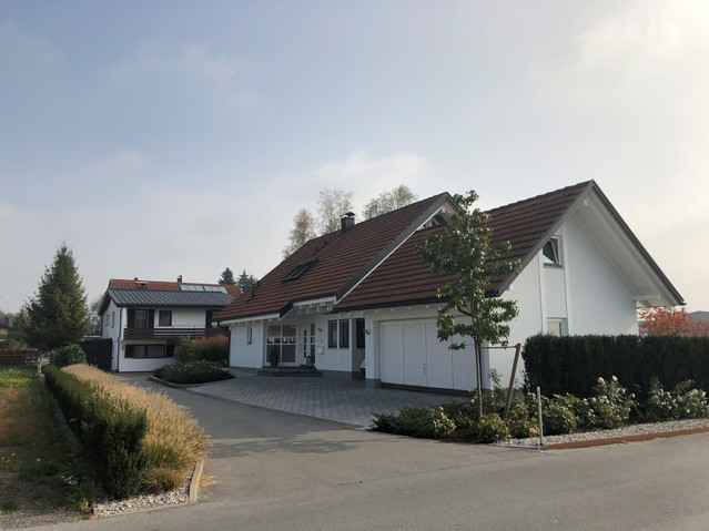 Exklusives Architekten-Einfamilienhaus in Holzständerbauweise mit großem Garten