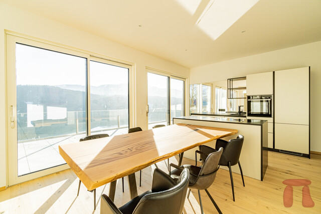 TRAUM-PENTHOUSE in BESTLAGE mit GROßER TERRASSE und einzigartigem SEE-UND BERGBLICK