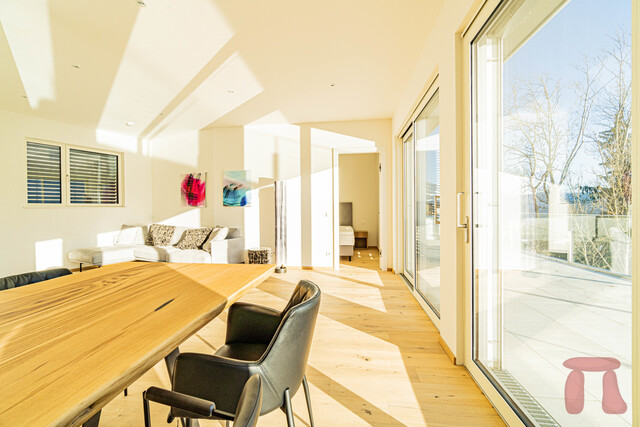 TRAUM-PENTHOUSE in BESTLAGE mit GROßER TERRASSE und einzigartigem SEE-UND BERGBLICK