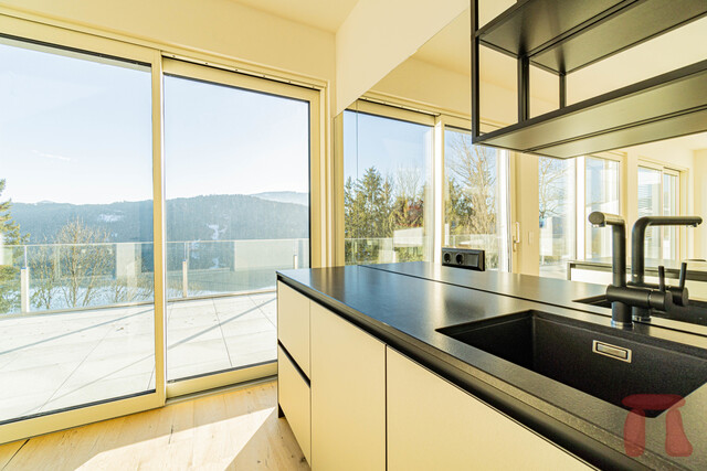 TRAUM-PENTHOUSE in BESTLAGE mit GROßER TERRASSE und einzigartigem SEE-UND BERGBLICK