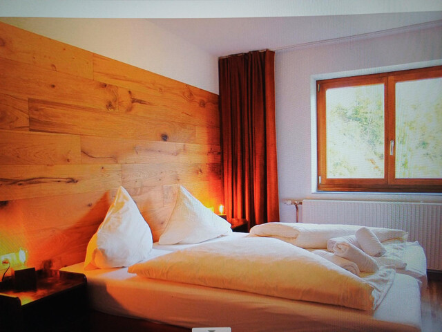 ebenerdige vollmöblierte 2 Zimmer-Wohnung in wunderschöner Lage