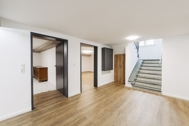 Bungalow mit Garagengebäude 