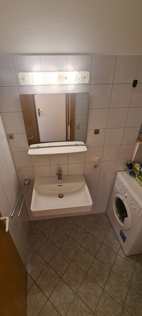 zentral gelegene 2 Zimmer Wohnung *provisionsfrei* BHFSTR 21
