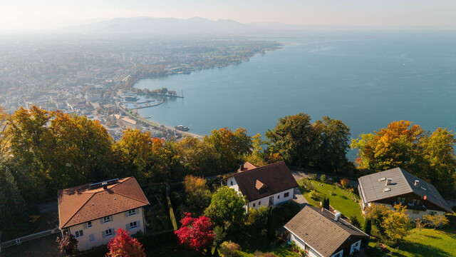 Bodenseeblick: Großes Einfamilienhaus inkl. Einliegerwohnung