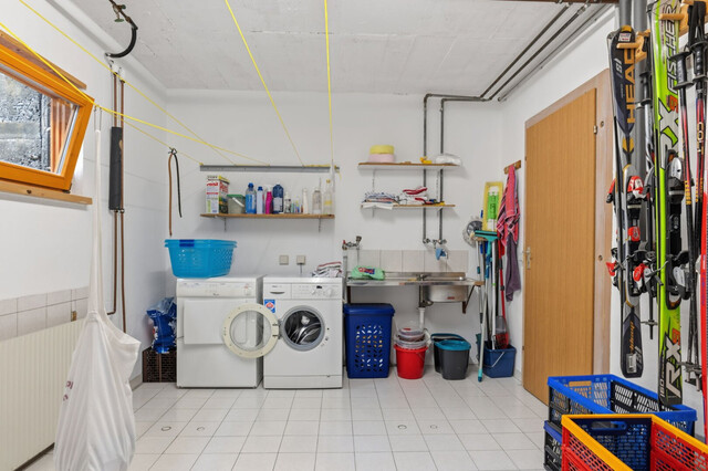 Bodenseeblick: Großes Einfamilienhaus inkl. Einliegerwohnung