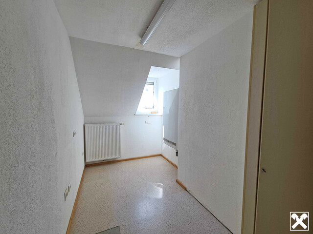 3,5 Zimmer-Dachgeschosswohnung mit Gartenanteil in Kennelbach!
