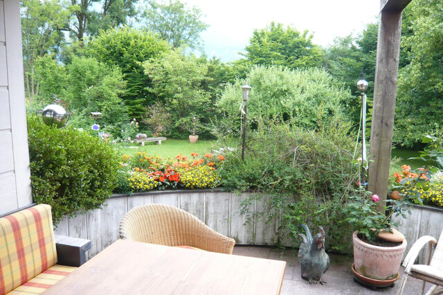 Großzügiges Wohnen mit traumhaftem Garten in ruhiger Bestlage nahe der Stadt