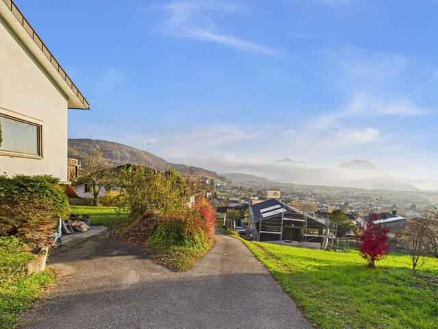 Grundstück in beliebter Hanglage in Klaus mit Altbestand
