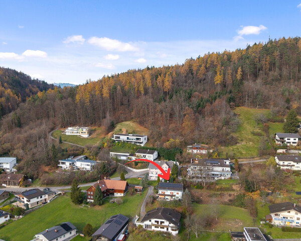 Grundstück in beliebter Hanglage in Klaus mit Altbestand