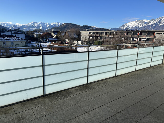 Sonnige Dachgeschosswohnung 74 m² mit Terrasse in Gisingen