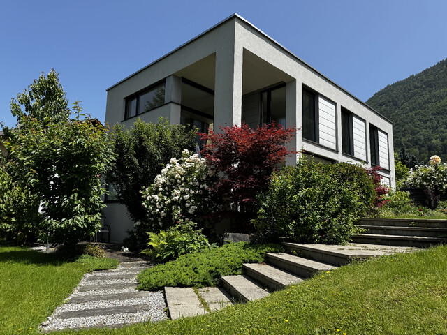 Hochwertiges Architektenhaus in traumhafter Aussichtslage in Tisis