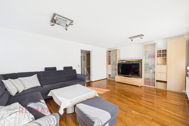 Zwei Etagen, ein Zuhause – Gartenwohnung mit Wohlfühlgarantie und Doppelgarage