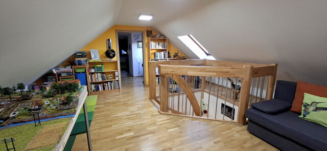 Traumhafte zweigeschossige Dachwohnung in Götzis mit Galerie, Terrasse und TG Platz - tolles Wohnerlebnis pur!