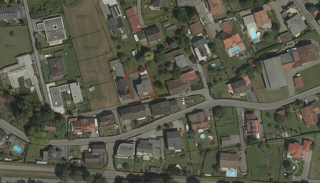 Älteres Wohnhaus mit viel Potenzial im Herzen von Höchst 
