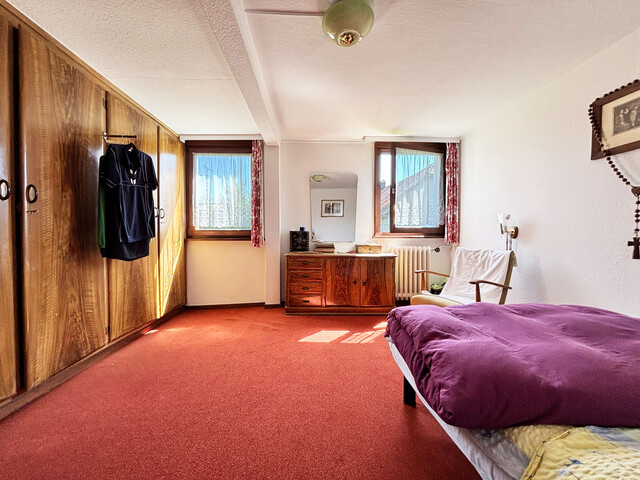 Älteres Wohnhaus mit viel Potenzial im Herzen von Höchst 