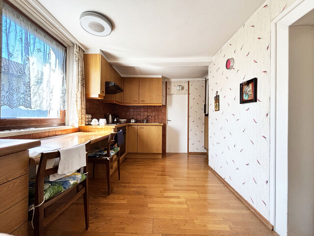 Älteres Wohnhaus mit viel Potenzial im Herzen von Höchst 