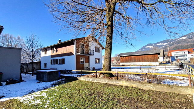 Einfamilienhaus in ruhiger Lage mit zusätzlichem Bauplatz