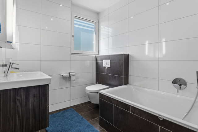 Lustenau: 136m² Wohnfläche und 240m² Terrassen- und Gartenfläche – hochwertig ausgestattete 4-Zimmer-Wohnung mit 2 Tiefgaragenplätzen