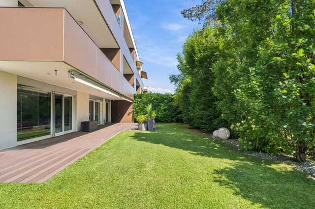 Lustenau: 136m² Wohnfläche und 240m² Terrassen- und Gartenfläche – hochwertig ausgestattete 4-Zimmer-Wohnung mit 2 Tiefgaragenplätzen