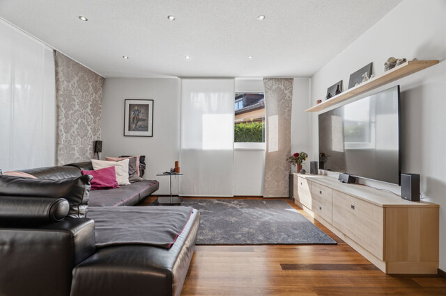 Lustenau: 136m² Wohnfläche und 240m² Terrassen- und Gartenfläche – hochwertig ausgestattete 4-Zimmer-Wohnung mit 2 Tiefgaragenplätzen