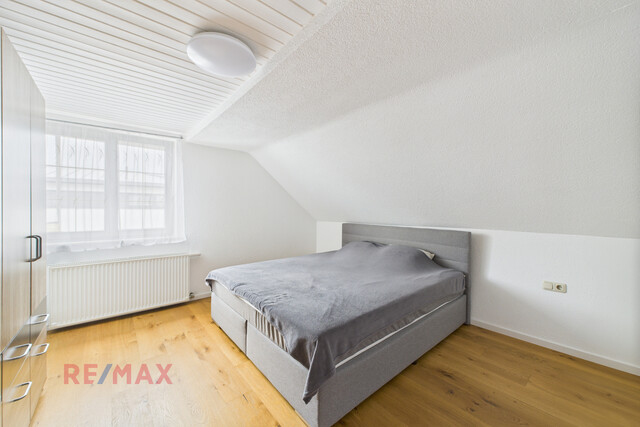 Zinshaus mit Pizzeria und bebaubarer Grundstücksreserve – Alles an einem Standort