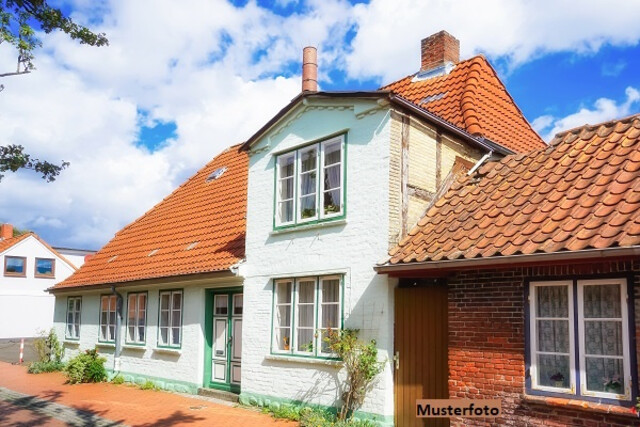 Einfamilienhaus mit Garage