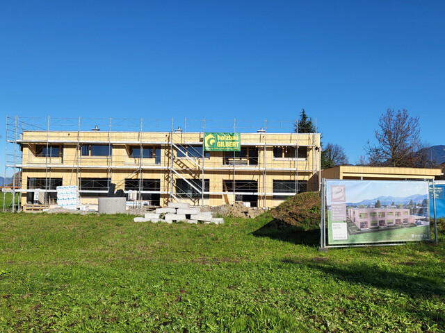 NEU - Feldkirch Gisingen Guldenäcker - Vollholz Reihenhaus mit 5 Zimmer, Garten und Carport, Top Lage