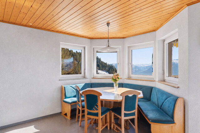 Natur, Ruhe und Sonne vereint – Ihr Zuhause am Dünserberg!