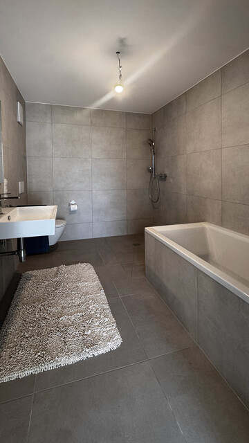 4-Zi-Wohnung mit großer Loggia.