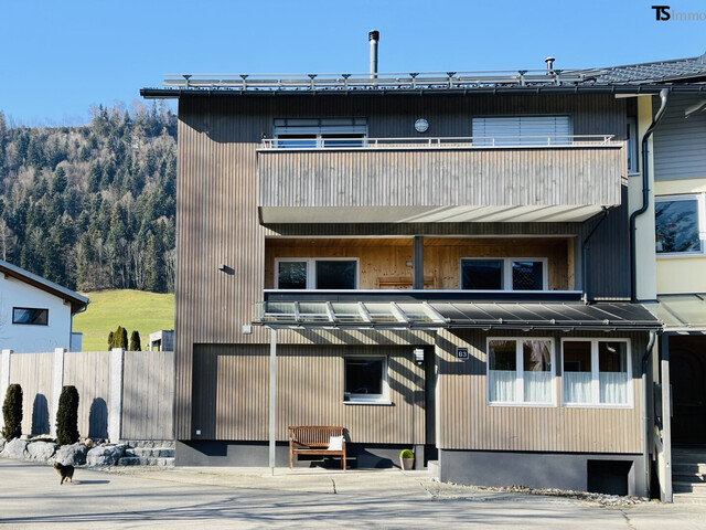 Bregenz: Langen: Garten-Maisonette-Wohnung mit ca. 205 m², eigenem Eingang und großzügiger Terrasse – als Hauptwohnsitz oder Zweitwohnsitz nutzbar.