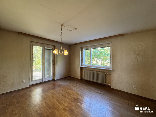 Tolles Grundstück mit Altbestand in super Lage