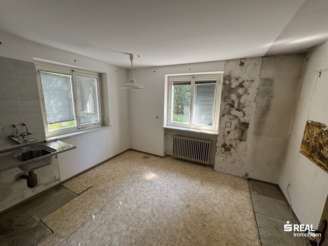 Tolles Grundstück mit Altbestand in super Lage
