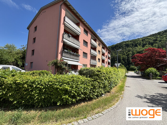 "ohne Provision" geräumige, helle teilmöblierte 2,5 Zimmer Wohnung mit Balkon