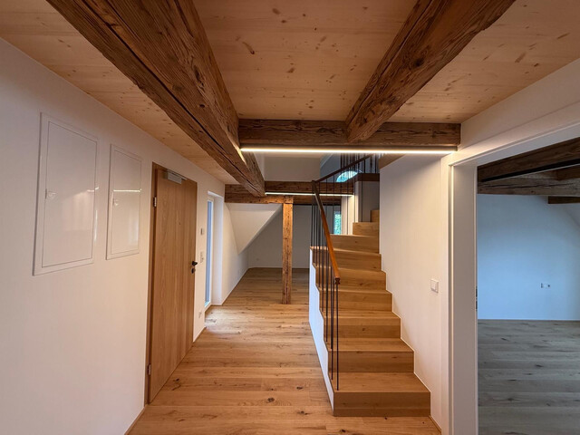 Einzigartige zweistöckige 4-Zimmer-Dachgeschosswohnung zu vermieten!