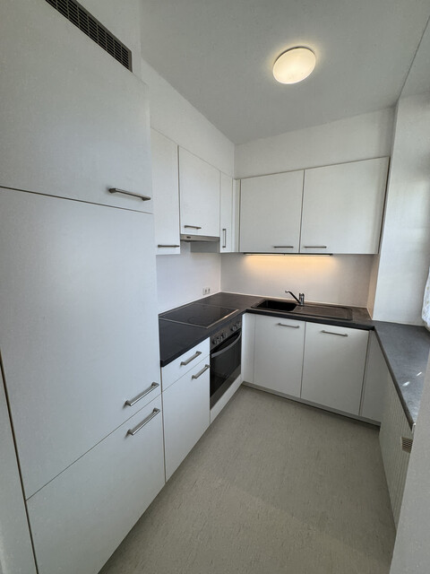 ohne Provision - helle besonders geräumige 1,5 Zimmer Wohnung