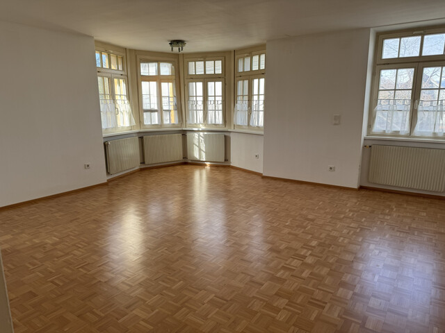 ohne Provision - helle besonders geräumige 1,5 Zimmer Wohnung