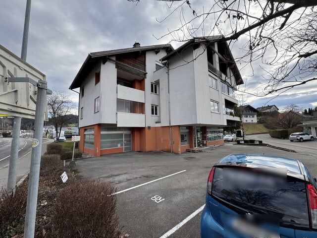 1,5-Zimmer-Wohnung mit verglastem Balkon in zentraler Lage